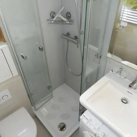 Abnaki- Appartement-fewo- Dusche Oder Bad- Wc 2-bettwohnung By Interhome * غشتاد